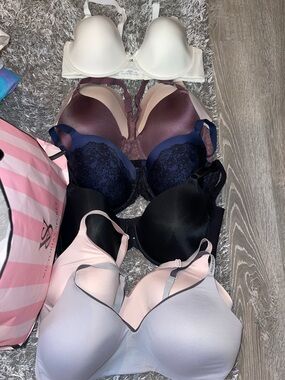 Lot -> Multi-Pack Bras 38C/XL